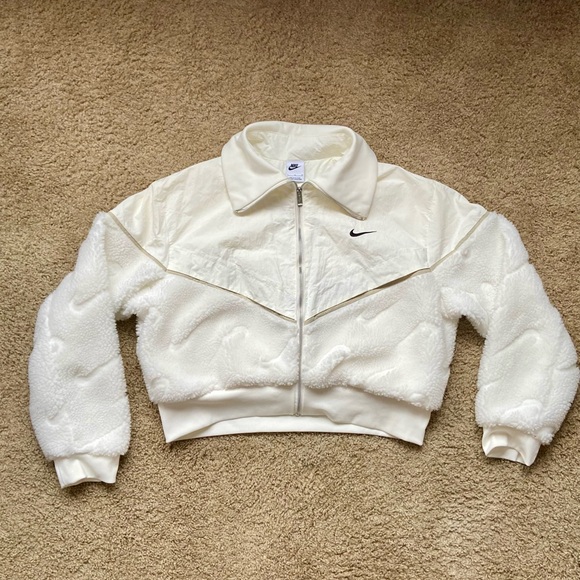 NWT Women’s Large Nike Crop Mixed Media Jacket - Picture 2 of 12